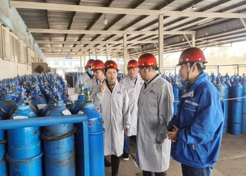 安虎贲带队检查五一假期特种设备与餐饮食品安全，强化企业责任形象